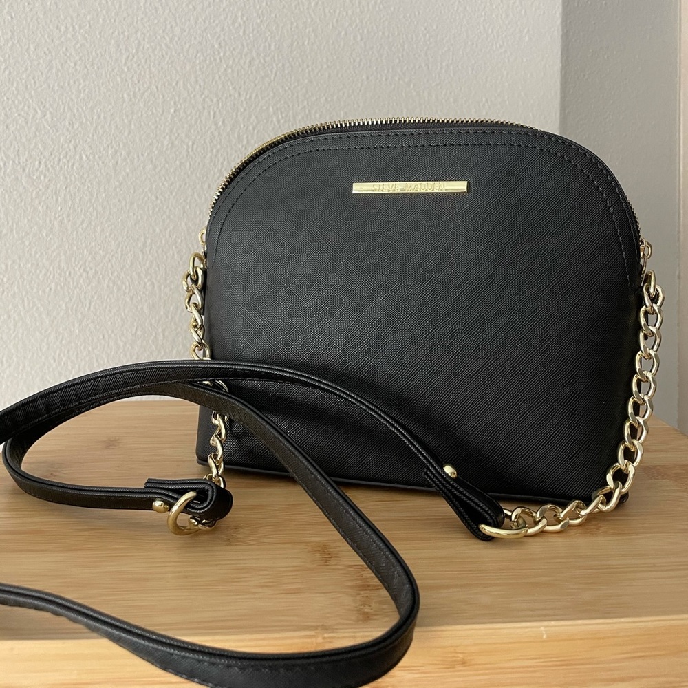 Black crossbody purse